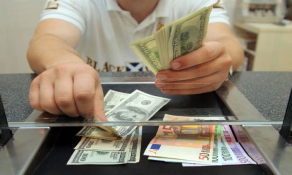 Merkez Bankası faiz indirdi tepki olarak Dolar ve Euro fırladı