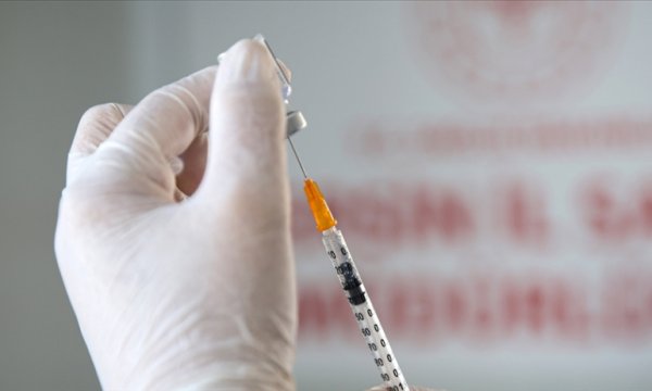 Uzmanından 'Kovid-19 aşısı gebeliği olumsuz etkilemiyor' açıklaması