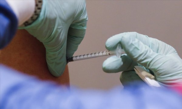 Almanya'da aşı zorunluluğu getirilmesi tartışılıyor