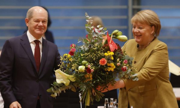 Yeni başbakan SPD'li Olaf Scholz