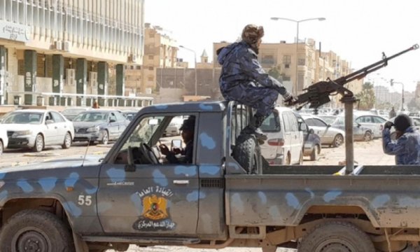 Libya'da hareketlilik! Başbakanlık ve bakanlık binaları kuşatıldı