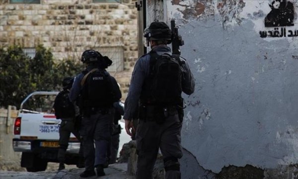 Önce darp ettiler sonra gözaltına aldılar