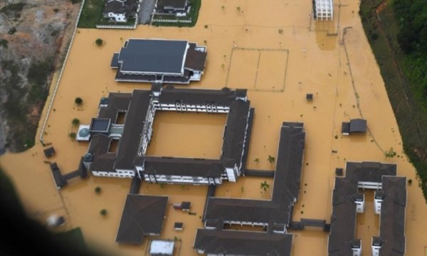 Sel Malezya'da 14 can aldı