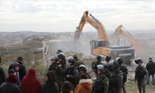 İsrail güçleri Kudüs'te Filistinlilere ait iki evi yıktı
