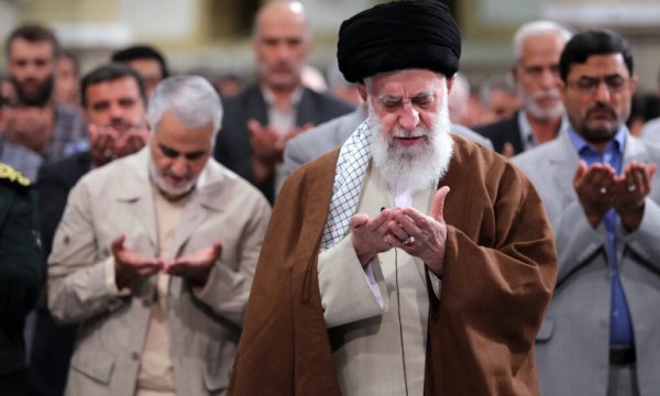  İmam Hameney'in dilinden Şehid Kasım Süleymani