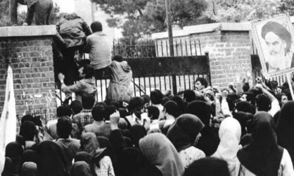 İslam Devrimi: Büyük meydan okumalar karşısında yiğitçe direniş