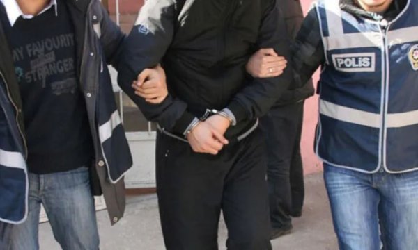 IŞİD şüphelisi İstanbul'da ağaçta yakalandı