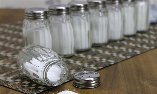 Böbrek hastalığını tetikleyen tuzun sofralardan kaldırılması önerildi 
