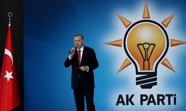 Ak Parti’de 52 il başkanı değişti