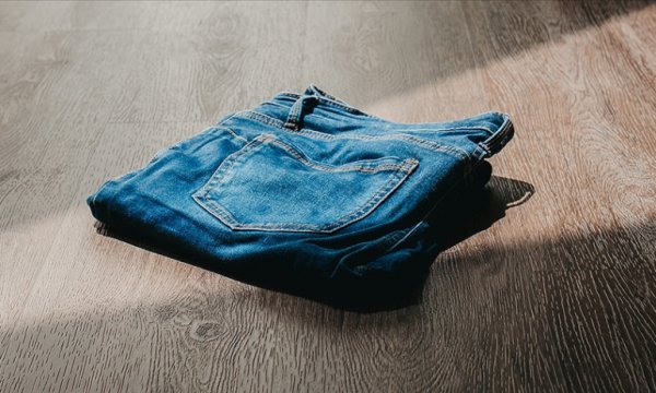 Bir kot pantolon üretmek için 10 bin litre su harcanıyor