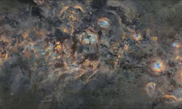 Samanyolu'nu 12 yıl süren çalışmayla fotoğrafladı