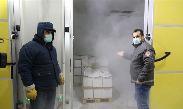 2,8 milyon doz BioNTech aşısı Türkiye'de özel odalarda muhafaza ediliyor