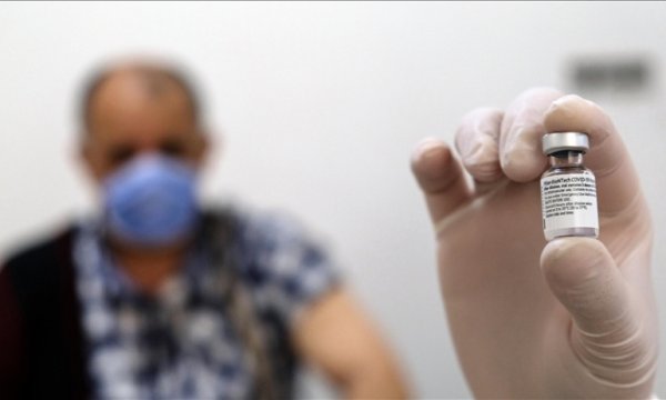 Türkiye'de BioNTech aşılarının ilk dozu uygulanmaya başlandı