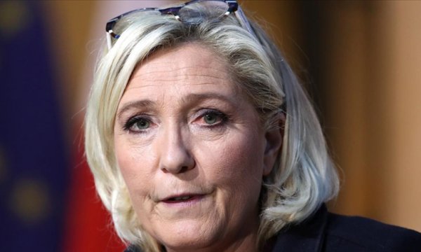 Fransa'da aşırı sağcı Marine Le Pen, 2022'deki cumhurbaşkanlığı seçimi adaylığını açıkladı