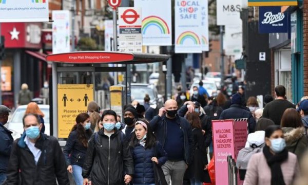 İngiltere pazartesine kadar Kovid-19'da sürü bağışıklığı eşiğini geçecek