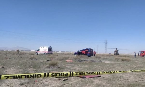 Konya'da askeri gösteri uçağı düştü