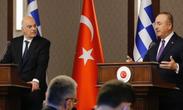 Çavuşoğlu ile Dendias'ın basın toplantısında ortam gerildi