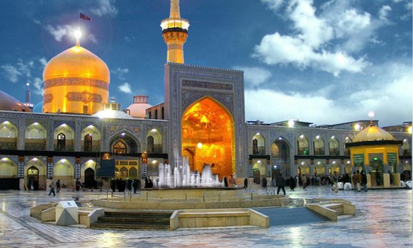 Her yıl 500 bin Pakistanlı İmam Rıza'nın türbesini ziyaret ediyor