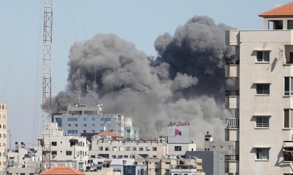 Associated Press ile El-Cezire ofislerinin bulunduğu bina İsrail saldırısında yıkıldı
