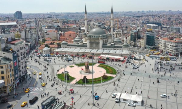 Taksim'e yapılan cami yarın açılıyor