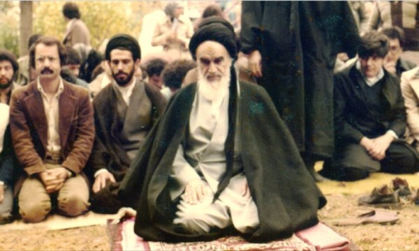 İmam Humeyni’nin örnek davranışları