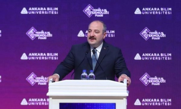Bakan Varank: Dünya F-35'leri değil savaşan İHA'larımızı konuşacak