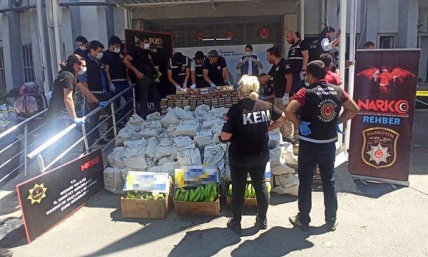 Mersin Limanı'nda 1 ton kokain ele geçirildi
