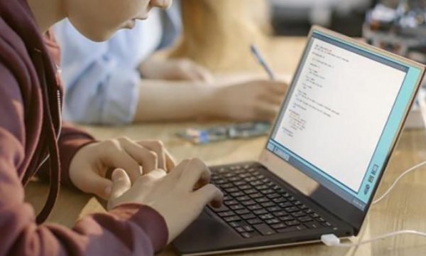 Öğrenciler karne heyecanını dijital ortamda yaşadı