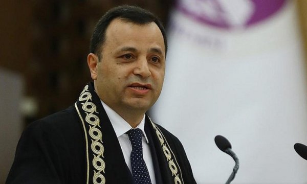 AYM Başkanı isyan etti: Peker'in ifşa ettiği isimler neden yargılanmıyor?