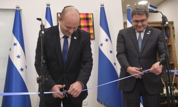 Siyonizm örümcek ağlarını örüyor