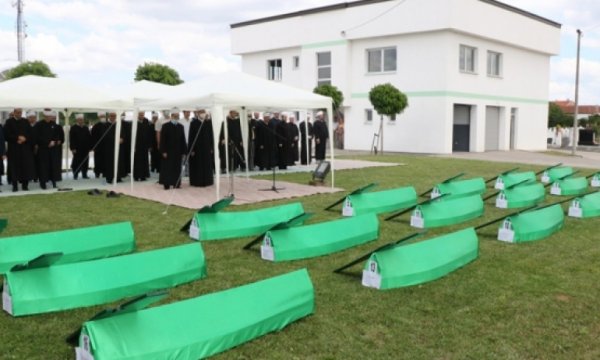 Naaşları 29 yıl sonra defnedildi