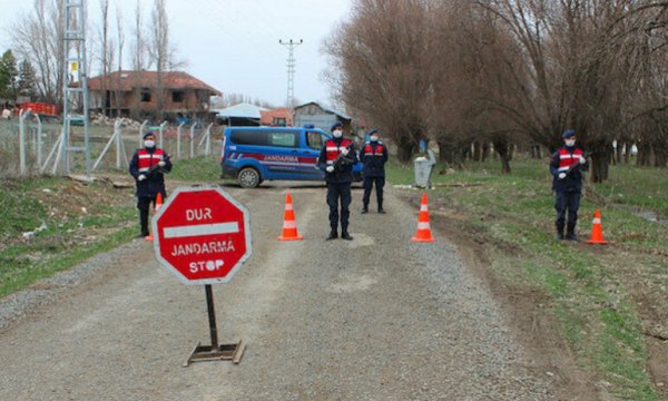 İki bin nüfuslu mahalle koronavirüs nedeniyle karantinaya alındı