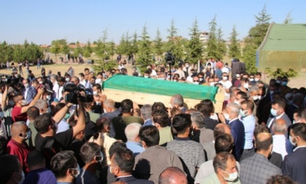 Konya'daki silahlı saldırıda vefat eden 7 kişi toprağa verildi