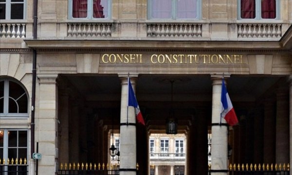 Fransa Anayasa Konseyi tartışmalı yasayı onayladı