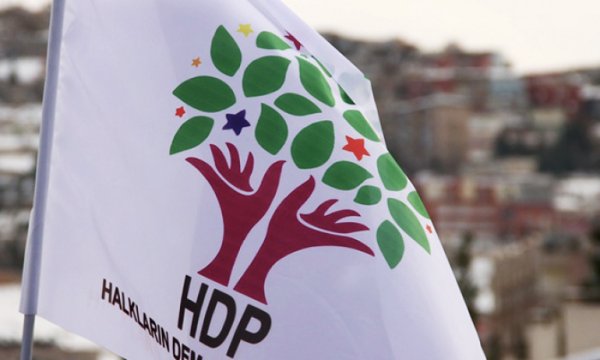 Anayasa Mahkemesi'nden kapatma davasında HDP'ye ek süre