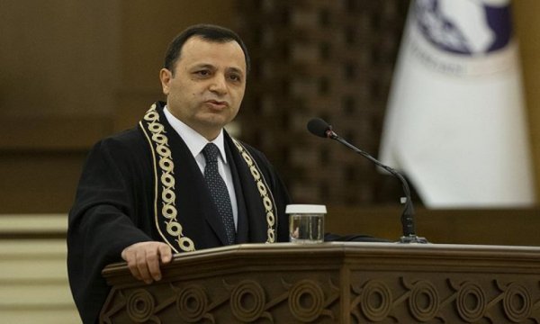 AYM Başkanından iktidara "Anayasa'yı ihlal" uyarısı