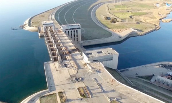 ABD'nin Suriye'de bir barajı bombalayarak binlerce kişinin hayatını riske attığı ortaya çıktı