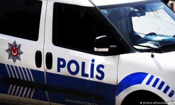İzmir'de 'gizli oluşum' operasyonu: 2 savcı ve AK Partililer gözaltında