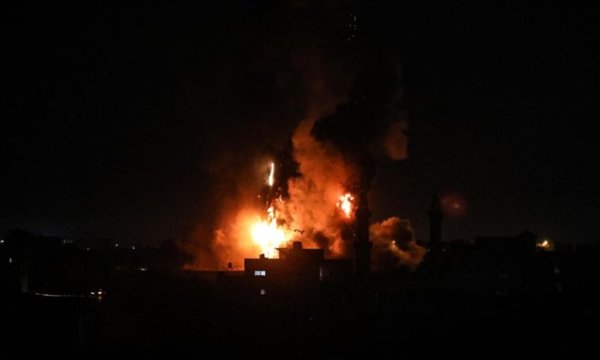 İsrail uçakları Gazze Şeridi'ne hava saldırısı düzenledi