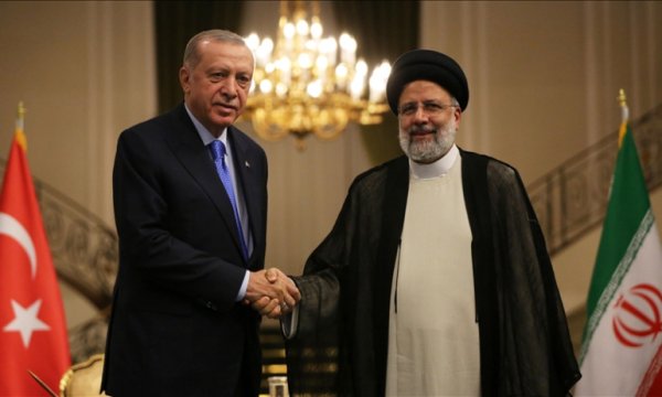 Türkiye-İran ilişkileri; Bölgenin sorunlarını çözmek için rekabet ve iş birliği alanı 