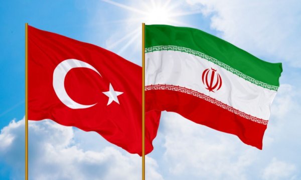 İran ve Türkiye'den yeni doğalgaz anlaşması