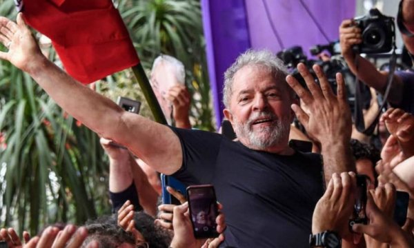 Yoksulluk ve hapisten devlet başkanlığına Lula da Silva