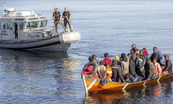 Tunus'tan her yıl binlerce düzensiz göçmen Avrupa hayaliyle 'ölüm teknelerine' biniyor
