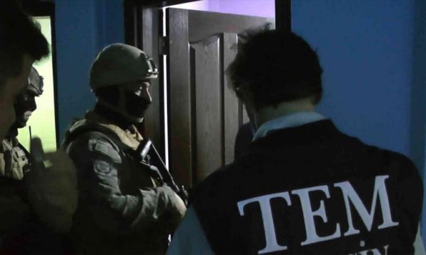 FETÖ'nün TSK ve sivil yapılanmasına operasyon