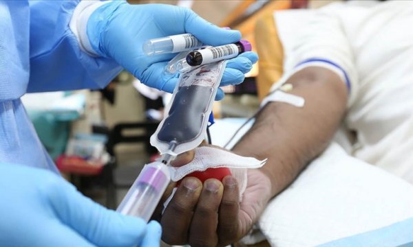 İlk kez bir insana laboratuvarda üretilen kan nakledildi
