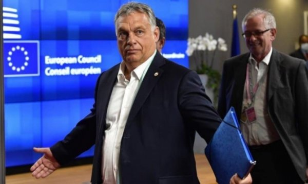 Macaristan, İsveç ve Finlandiya'nın NATO'ya üyelik onayını erteledi