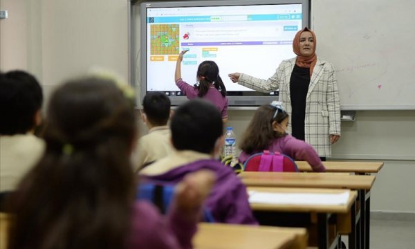 Türkiye'de 19 milyonu aşkın öğrencinin eğitimi için 1 milyon 200 bin öğretmen görev yapıyor