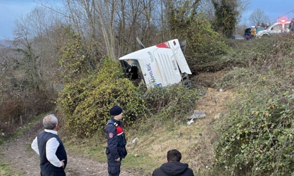 Bartın'da yolcu otobüsü devrildi: Çok sayıda yaralı var!