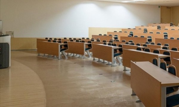 Müslüman öğrenciye "terörist" benzetmesi yapan profesör açığa alındı