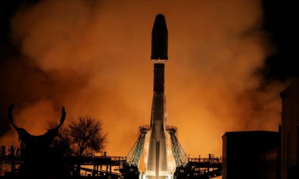 SpaceX, rakibi OneWeb için uzaya 40 internet uydusu fırlattı